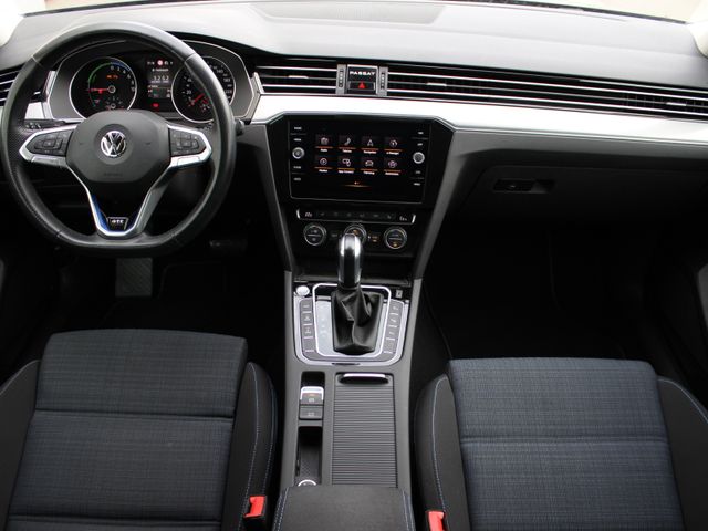 Passat Variant 1,4 GTE Kamera*Navi*Matrix-LED*
