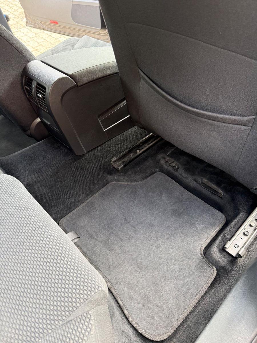 Volkswagen Passat 2010 — photo 13