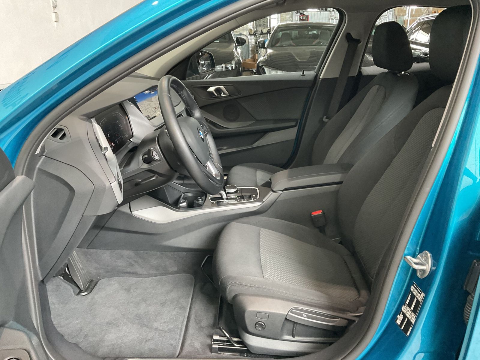 Fahrzeugabbildung BMW 116i | Außenspiegelpaket | Tempomat | Sitzheizun