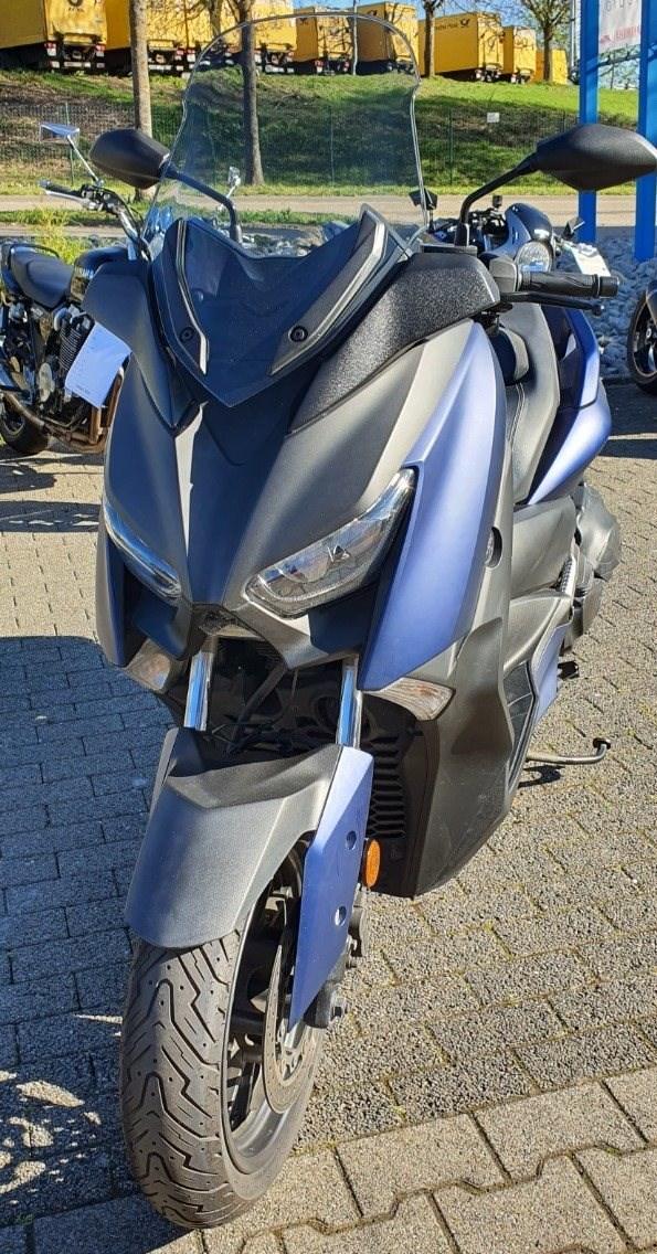 Yamaha XMAX 400