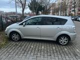 Toyota Corolla Verso 1.8-l-VVT-i Sol Halbautomatik  - silberne Toyota Corolla Verso