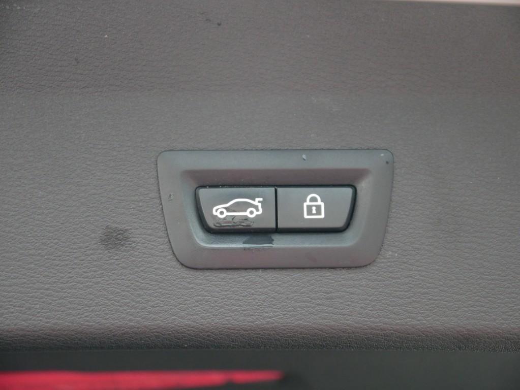 BMW X1 sDrive 20 i xLine LED Navi Kamera Sitzheizung