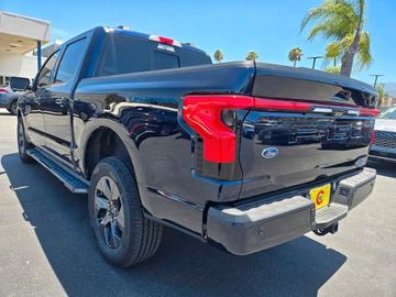 Ford F 150 Lightning Flash grosse Batterie im Vorlauf