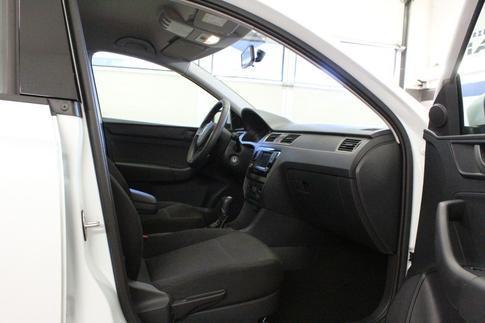 Fahrzeugabbildung SKODA Rapid 1.2 TSI Cool Edition Spaceback Allwetterre