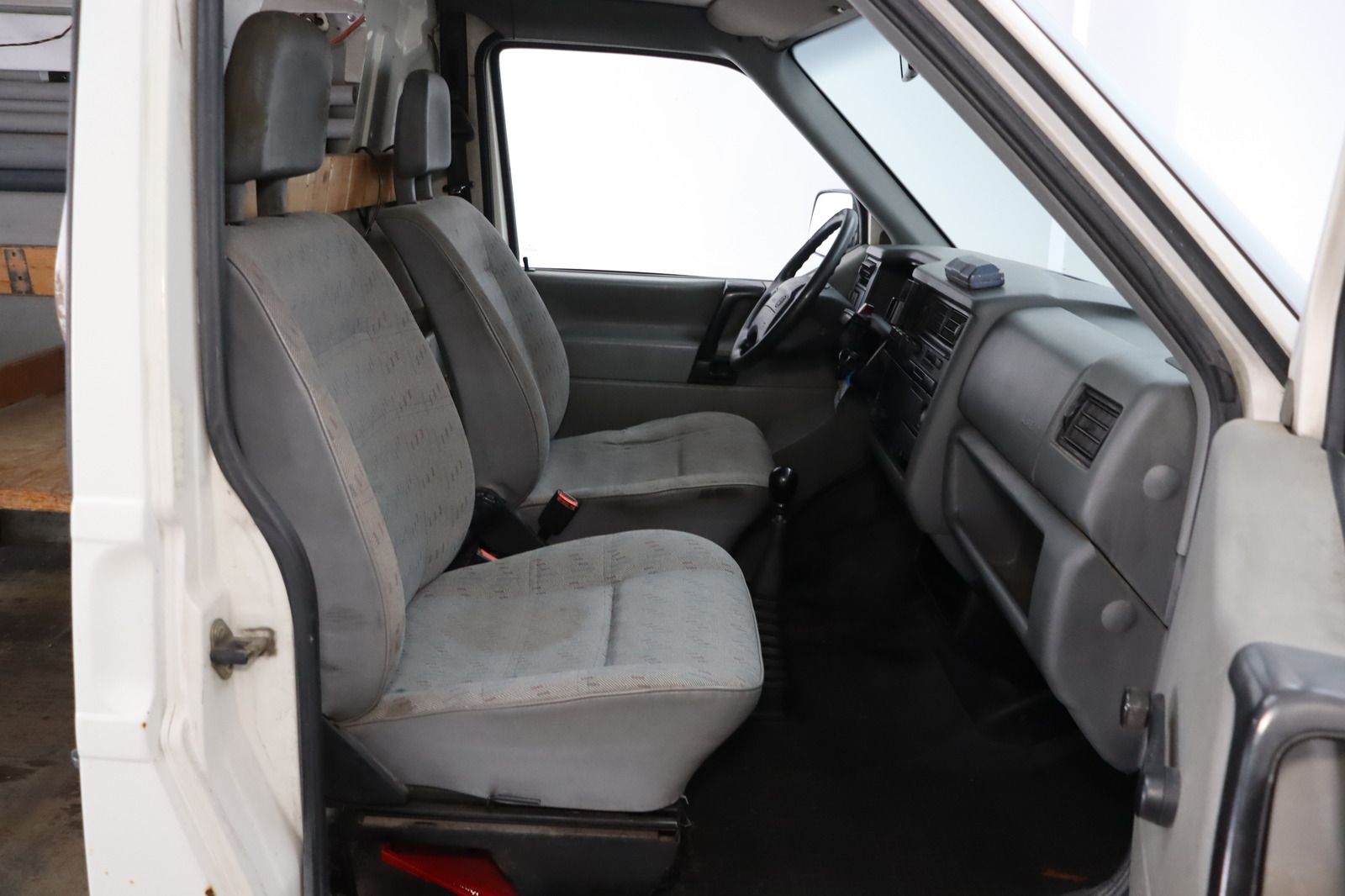 Fahrzeugabbildung Volkswagen T4 2.4 D Transporter