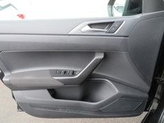 VW Taigo 1.5 TSI R-Line DSG Navi IQ.Light Lane 17'' VW Taigo 1.5 TSI R-Line DSG Navi IQ.Light Lane 17''