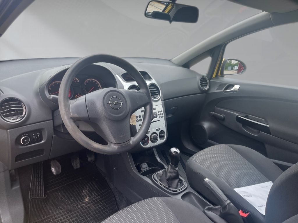 Opel Corsa 1.4 16V Selection – Bild 11