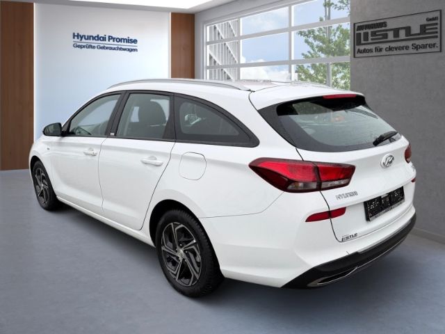 Fahrzeugabbildung Hyundai i30 cw Trend +NAVI+KLIMA+RFK+PDC+CARPLAY+UVM+