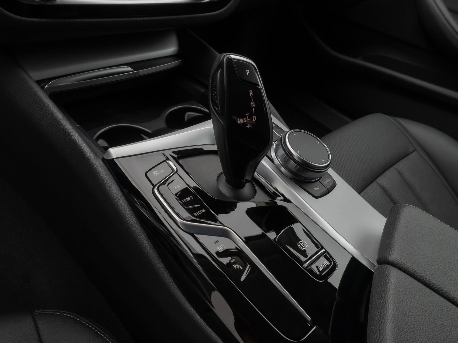 Fahrzeugabbildung BMW 530e Kamera DAB HiFi Leder 4xKlima Alarm 18Zoll