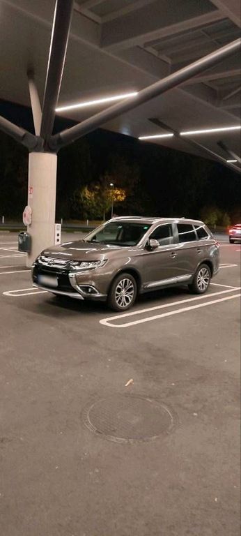 Image of Mitsubishi Outlander
