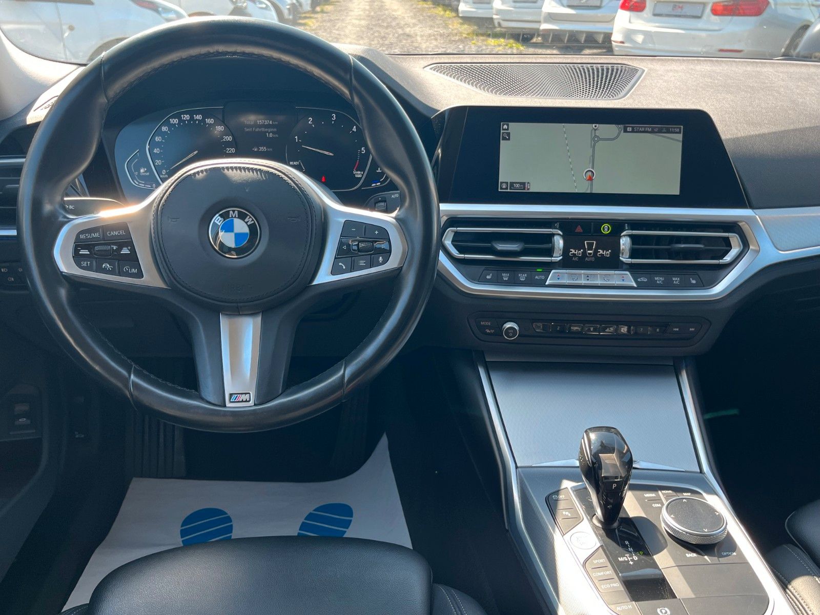 Fahrzeugabbildung BMW 320d xDrive Aut. SPORT LINE Navi LED AHK M Lenkr