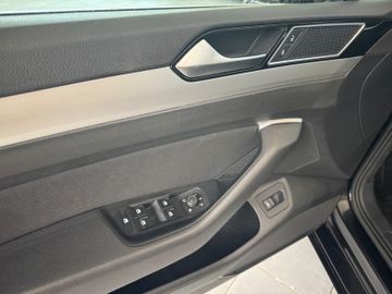 Volkswagen Passat Variant - 12