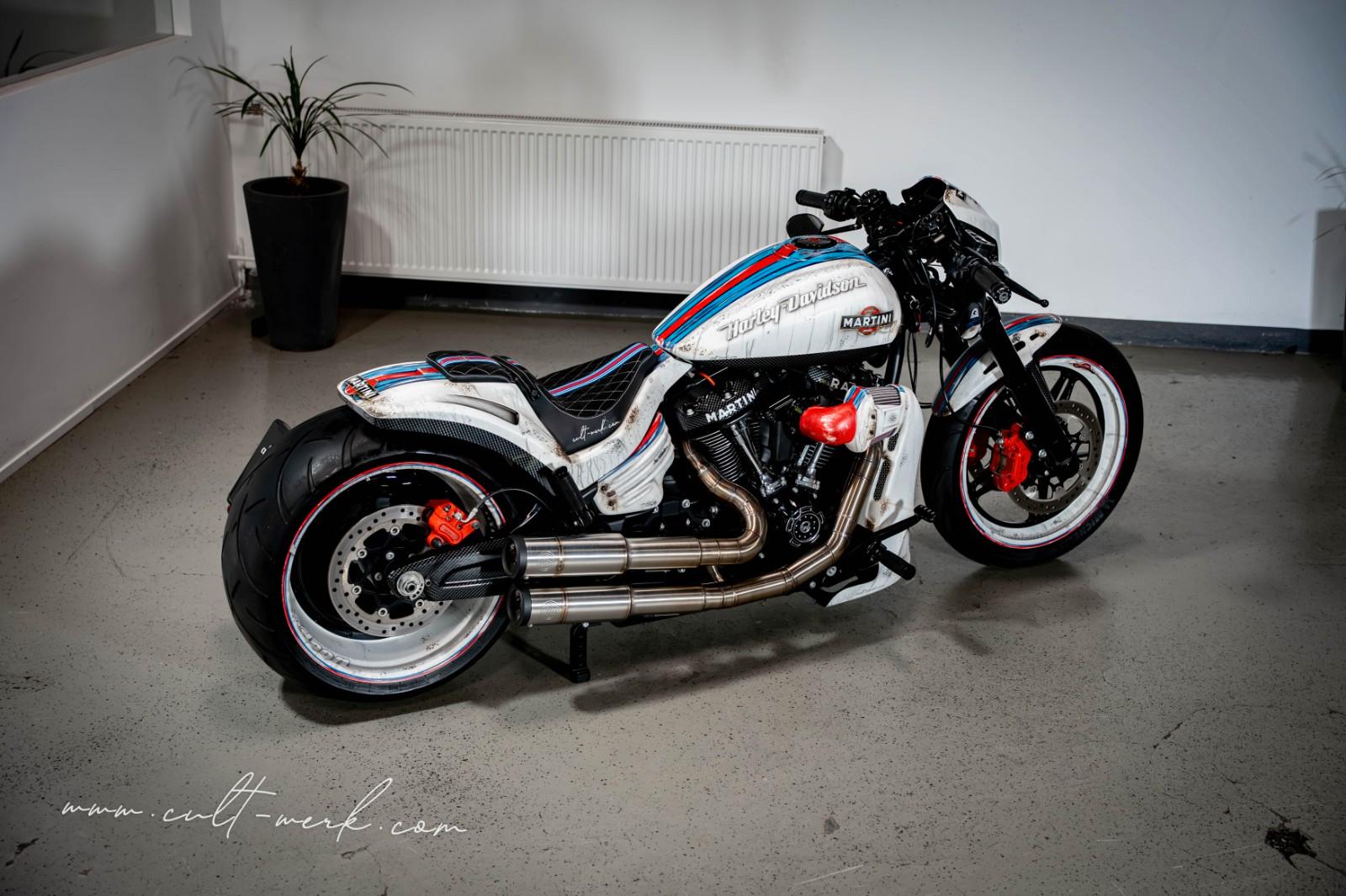 Harley-Davidson FXDR 114 "Martini Used Look" by Cult-Werk