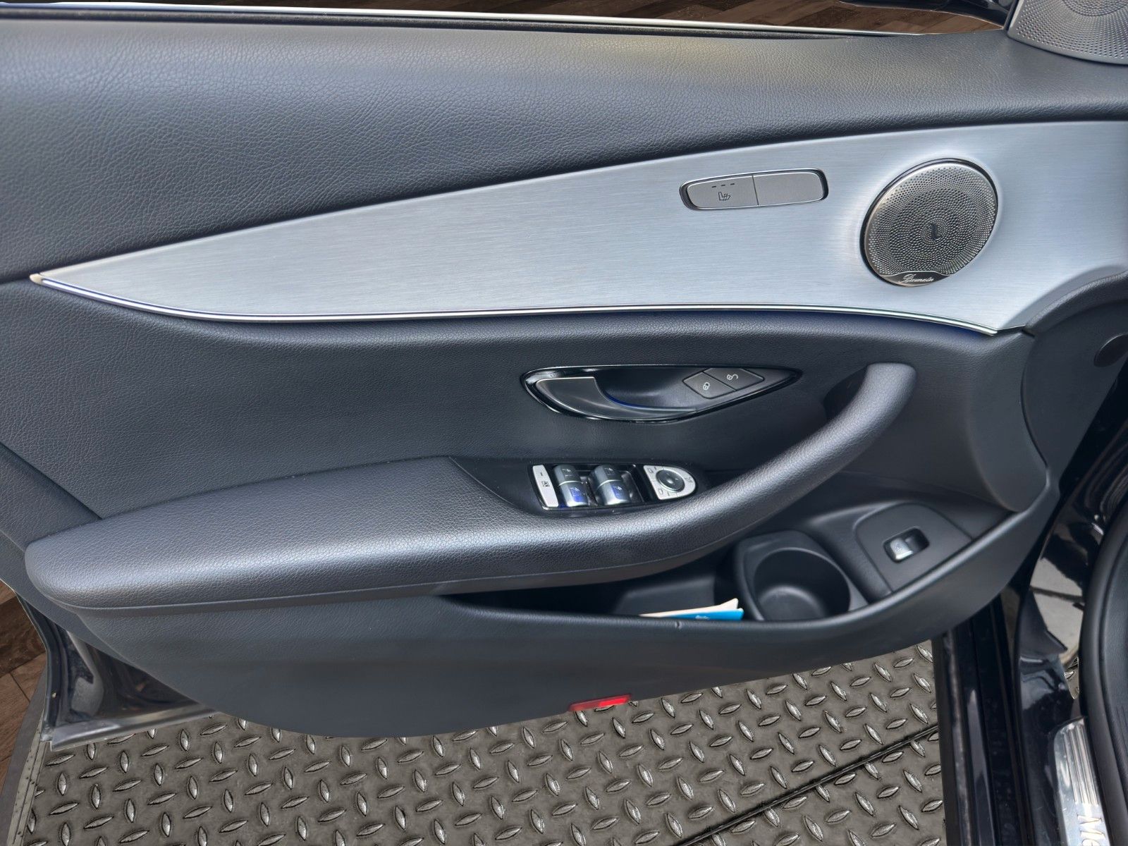 Fahrzeugabbildung Mercedes-Benz E 200 E T-Modell E 200 d