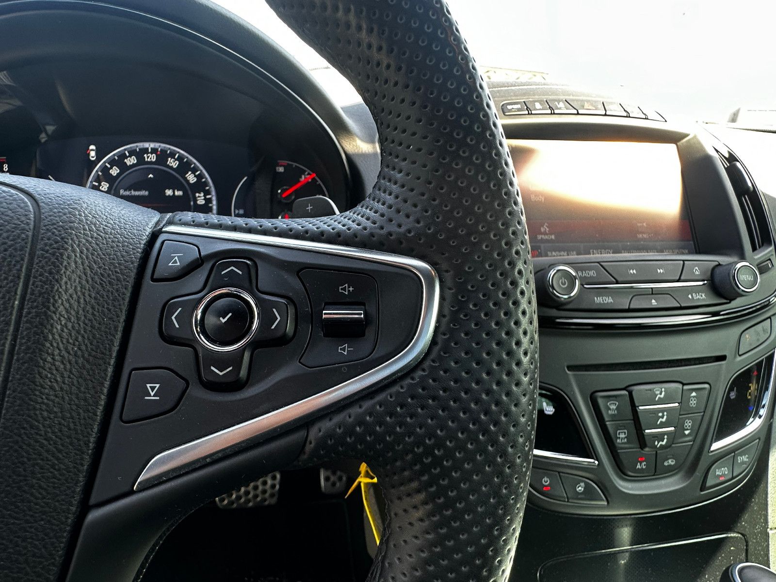 Fahrzeugabbildung Opel Insignia A Sports Tourer Sport