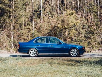 صورة 9 لـ 1992 BMW M5