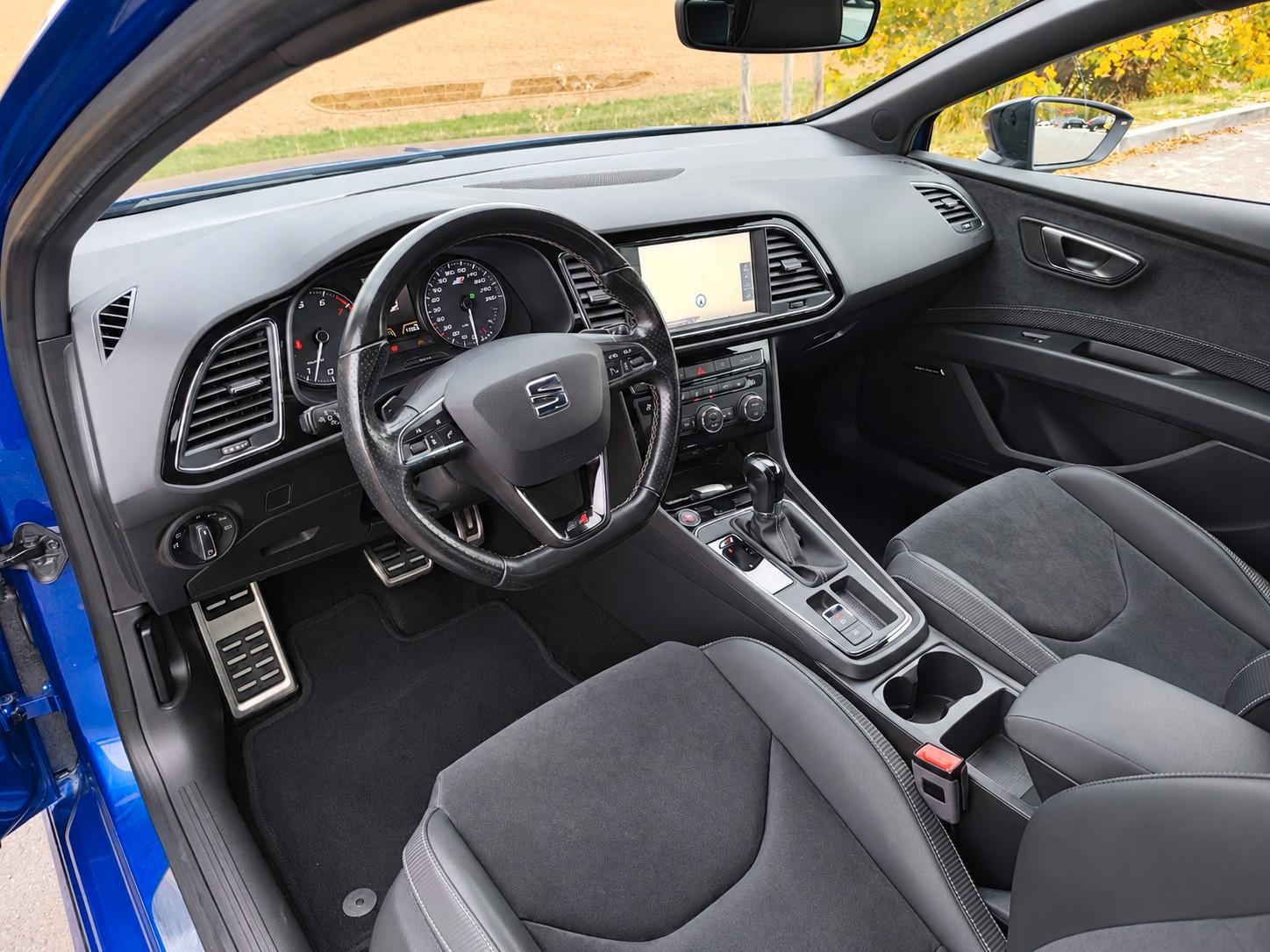 Seat Leon SC Cupra 2.0 300ch - 2 ème main - Alcantara - Brembo - Carnet entretien - Camera - CT récent - Non fumeur