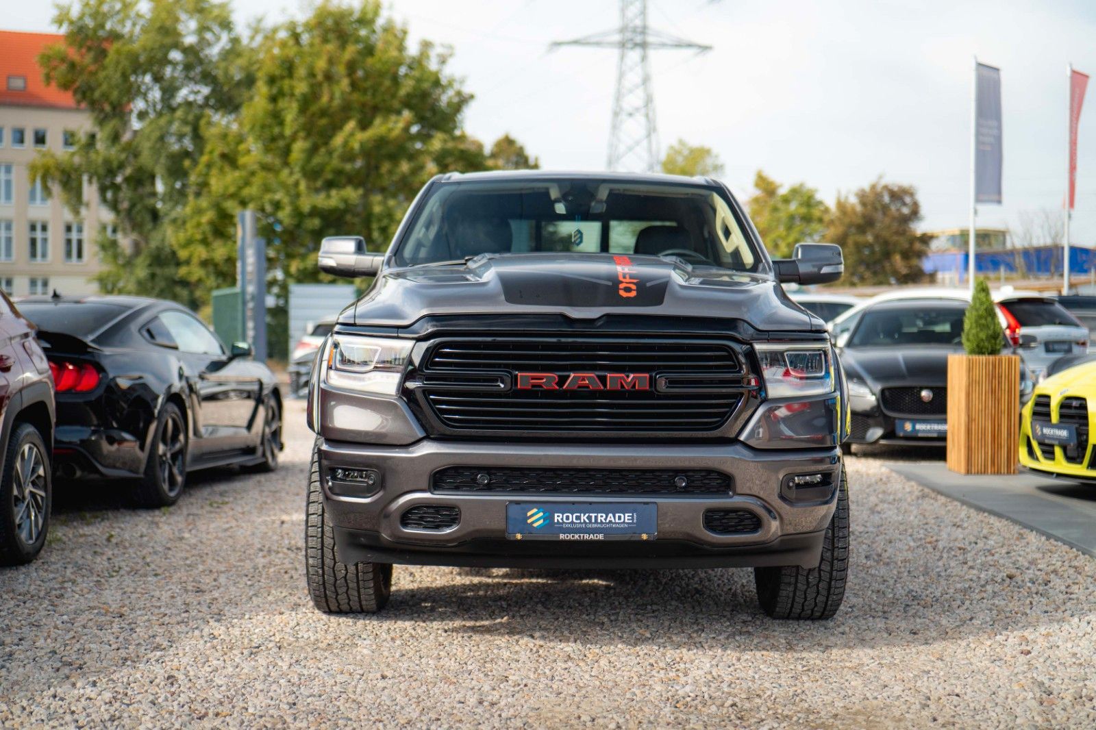 Fahrzeugabbildung Dodge RAM 5.7 V8 HEMI 4x4 OFFROAD NightPaket AXLE LOCK