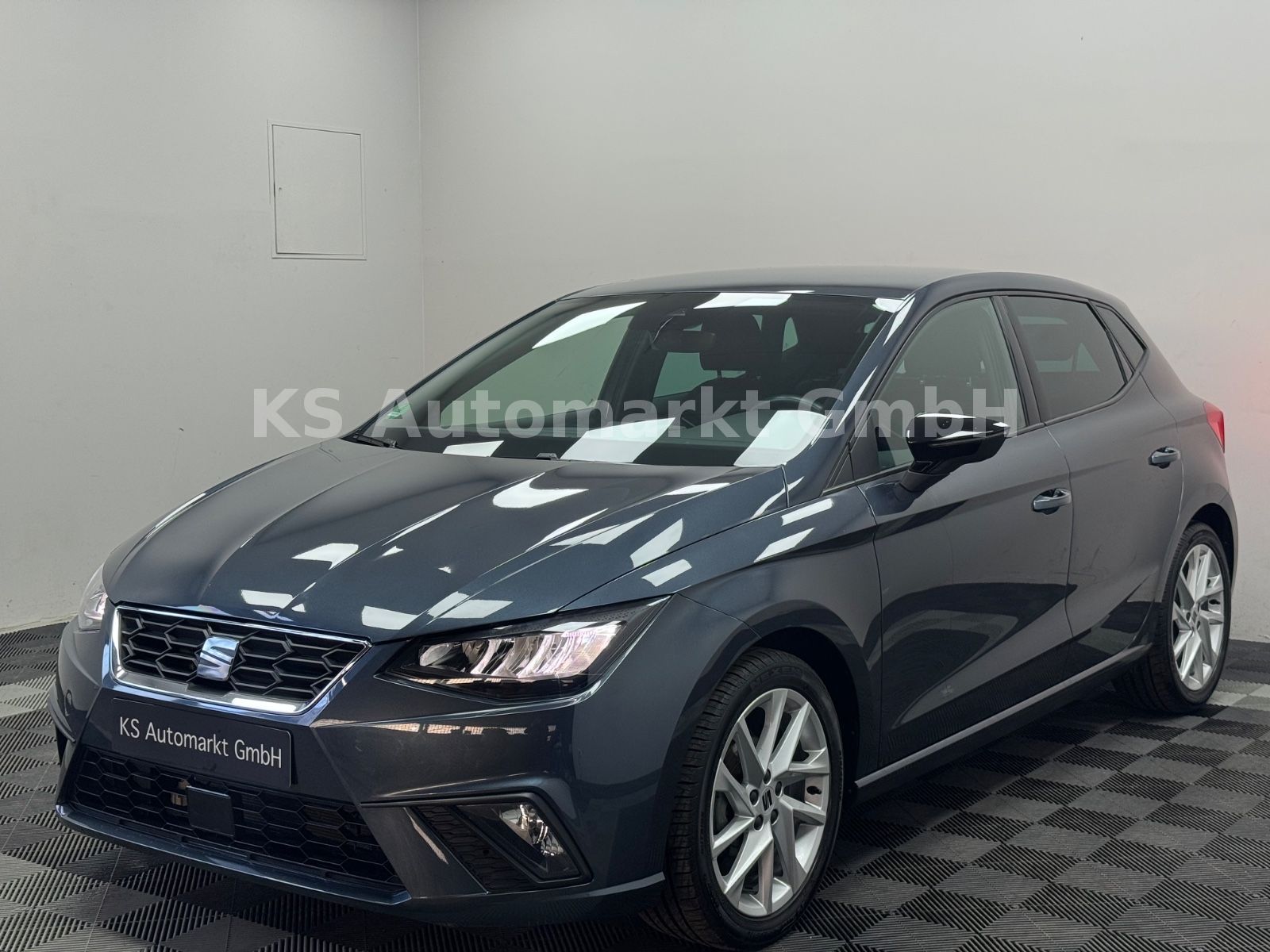 SEAT Ibiza FR Sport*LED*Apple&amp;Android*FrontAssist*ACC