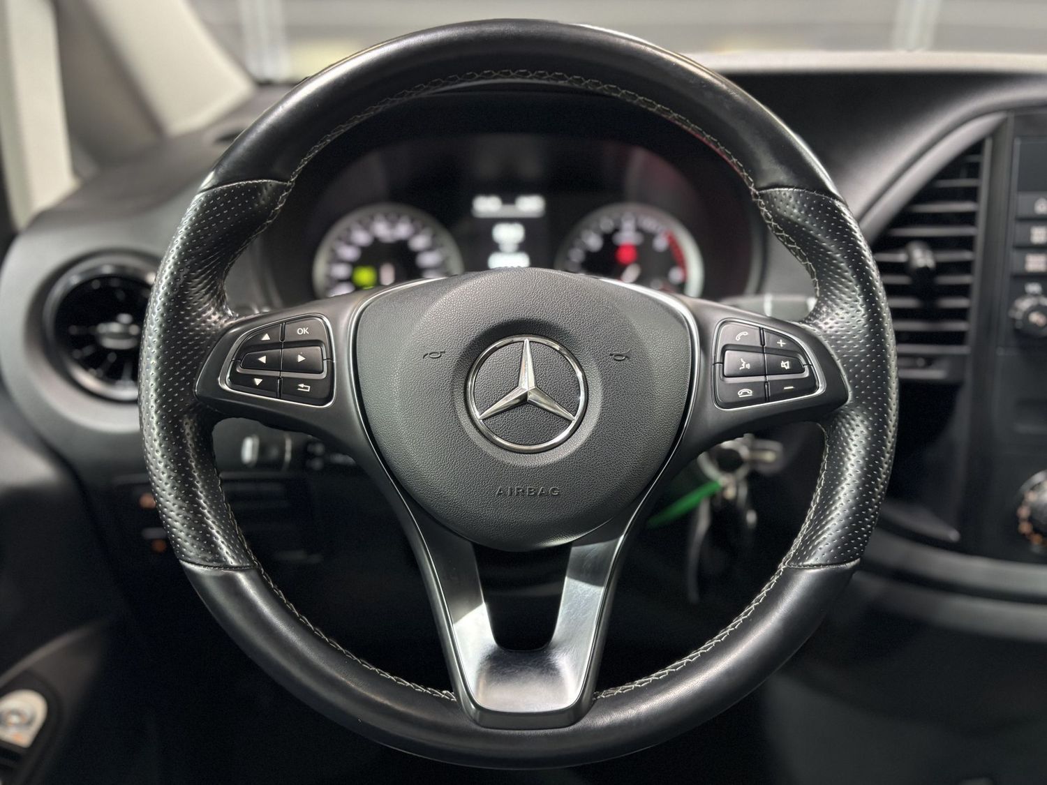 Fahrzeugabbildung Mercedes-Benz Vito 114 CDI PRO RWD lang#LED#Navi#Kamera#Standh