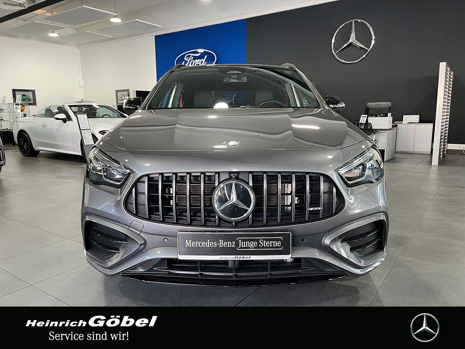 Fahrzeugabbildung Mercedes-Benz GLA 35 4M PANO+360°KAM+BURMESTER+MULTIBEAM+NIGHT