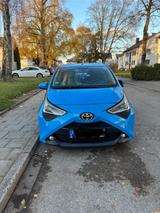 Toyota Aygo (X) 1,0-l-VVT-i x-play club x-play club - Toyota Aygo (X) in München