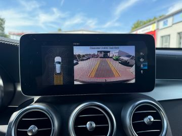 Mercedes-Benz GLC 300 4Matic AMG+AHK+LED+Navi+MBUX
