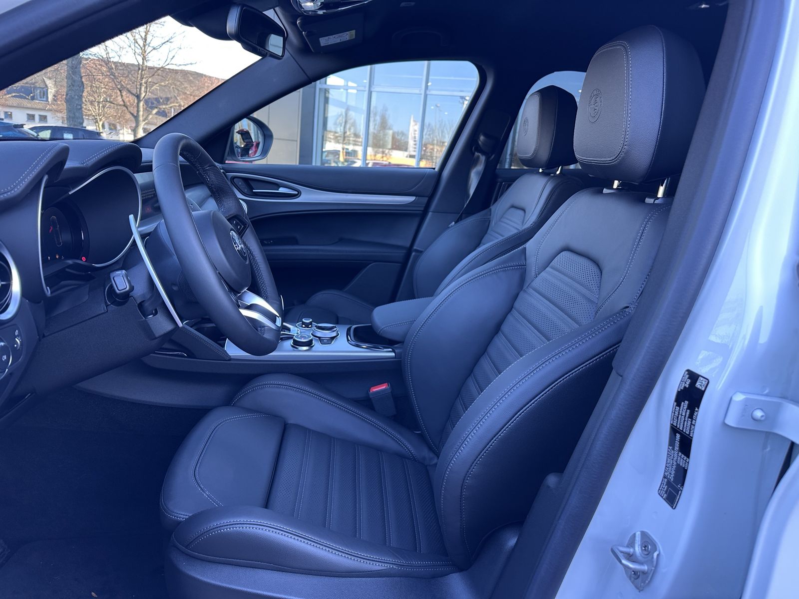 Alfa Romeo Stelvio - Bild 10