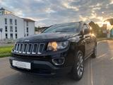 Jeep Compass Limited 4x4*AUTOMATIK*LEDER*NAVI*1.HAND - Jeep Compass aus 2015