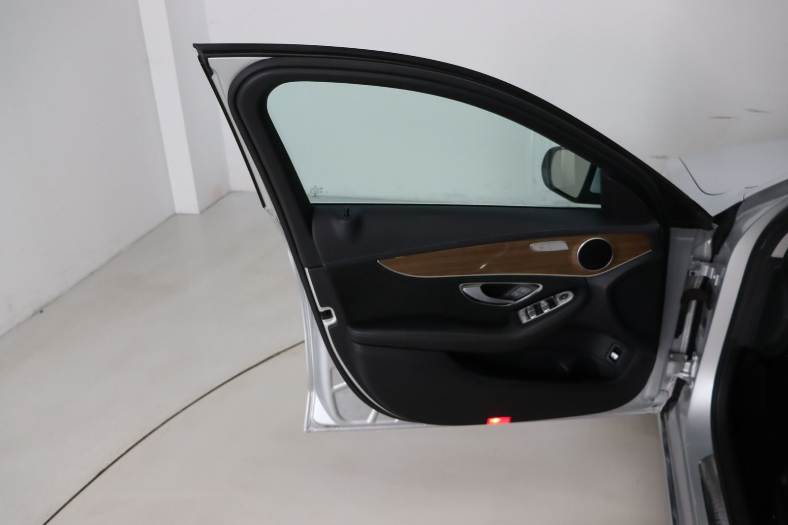 Fahrzeugabbildung Mercedes-Benz C 180 CGI Exclusive * Navi * Sitzhzg * TOP
