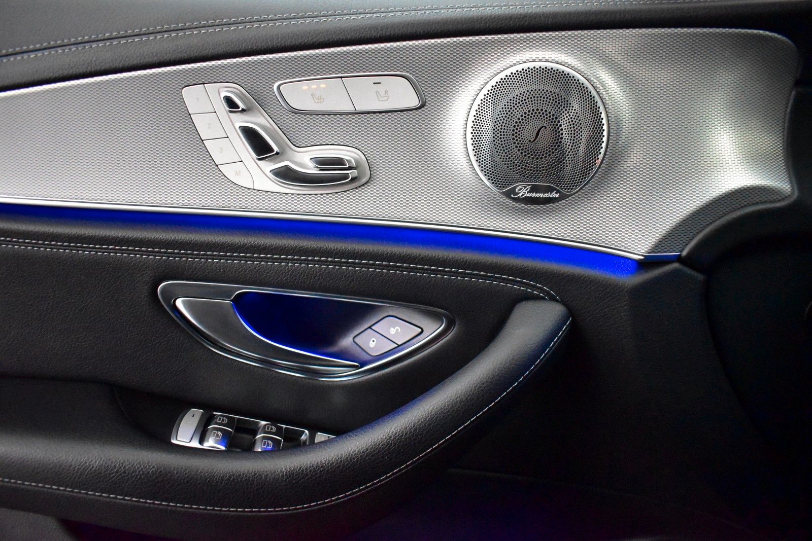 Fahrzeugabbildung Mercedes-Benz E 350e AMG Line,Leder,Navi,LED,HUD,Panor,360°+WR