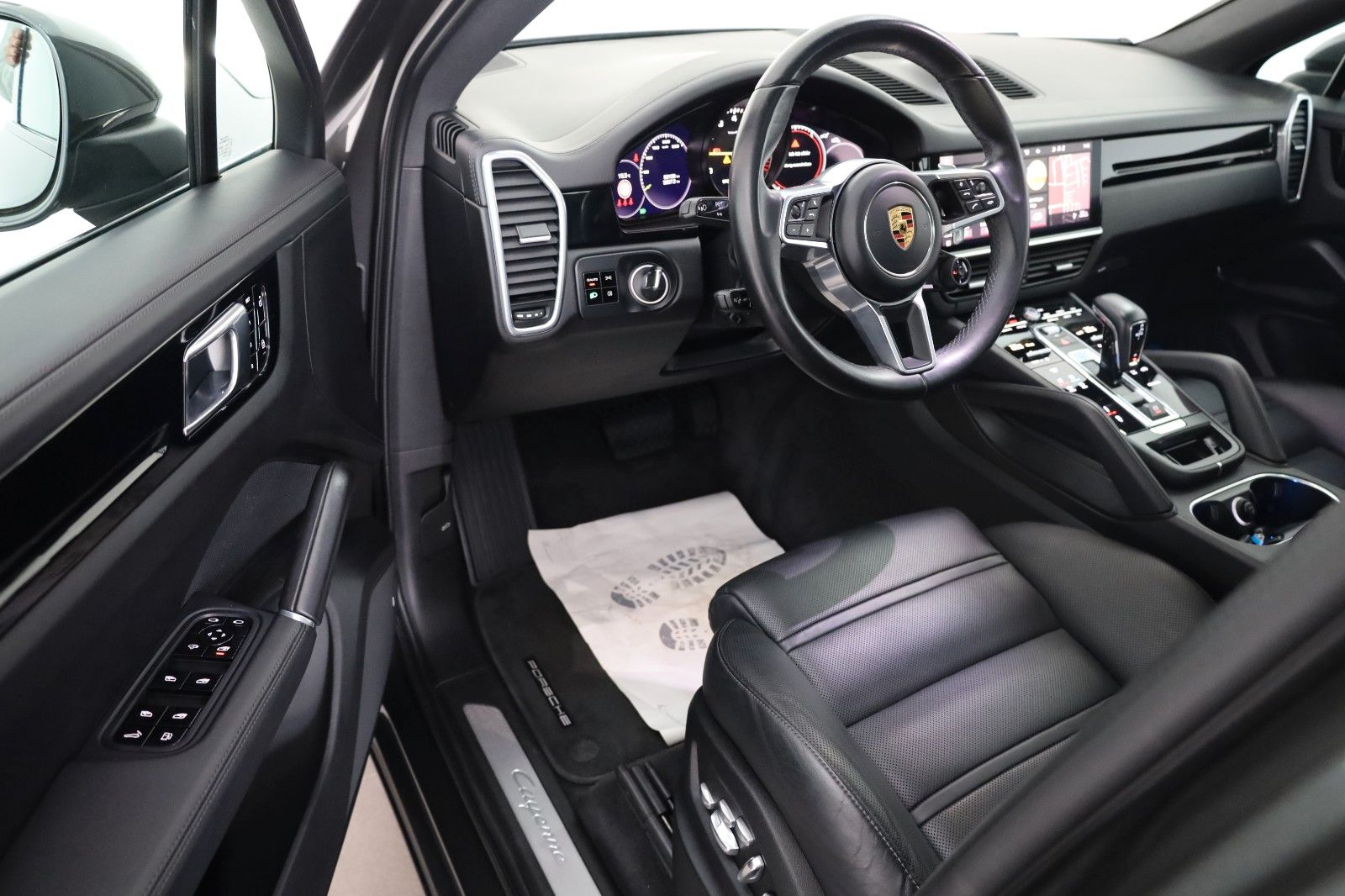 Fahrzeugabbildung Porsche Cayenne Coupe E-Hybrid,Sport-Chrono,Sitzlüft,AHK