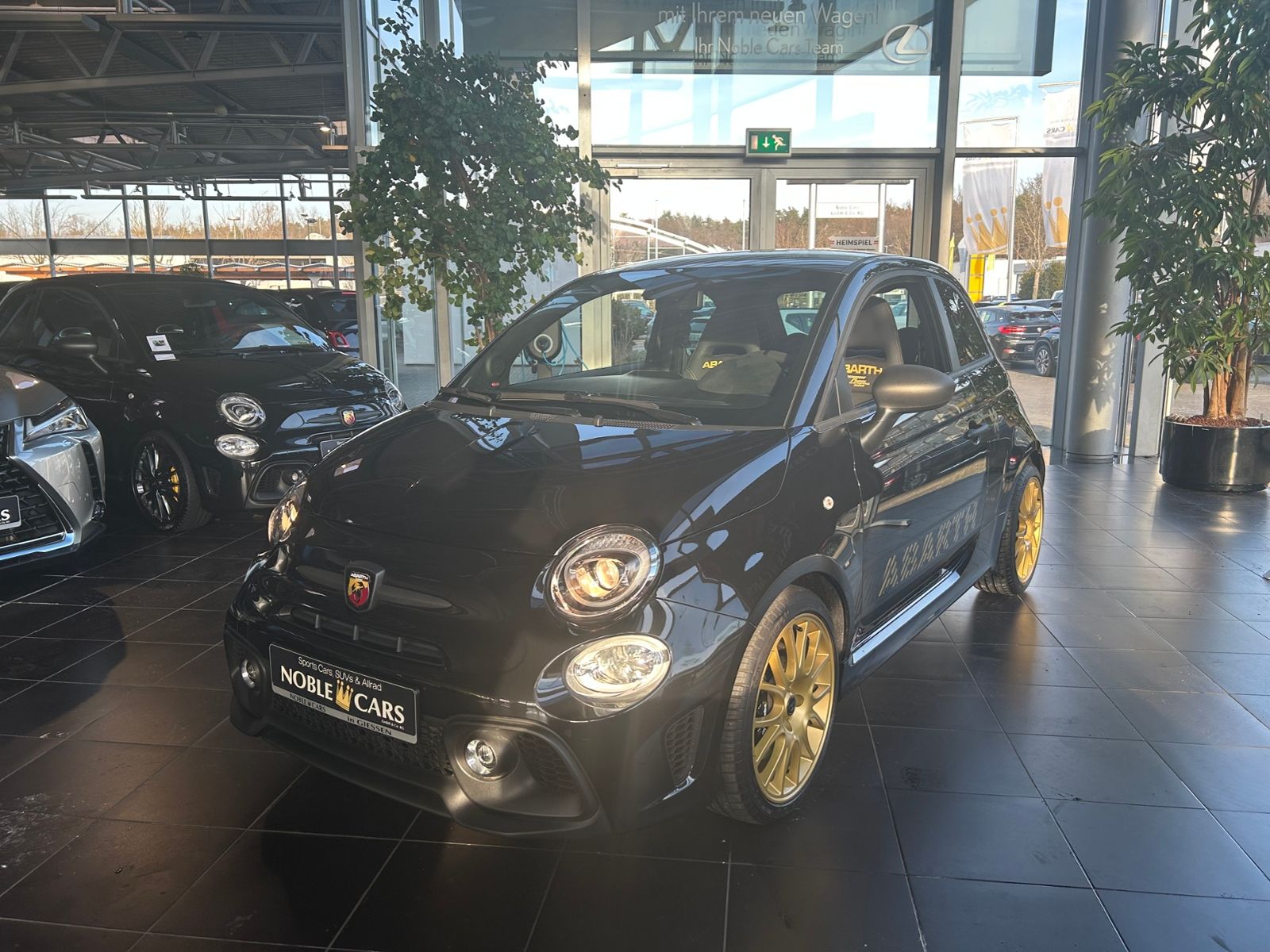 Fahrzeugabbildung Abarth 695 75 Anniversario 1.4 T-Jet BEATS