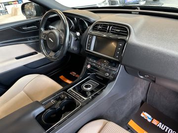 MYAUTOCENTER – Gebraucht- und Jahreswagen mit Werkstattservice in Pfaffenhofen Jaguar XE Pure *LED*Keyless*2-Zonen*Tempo*Navi*