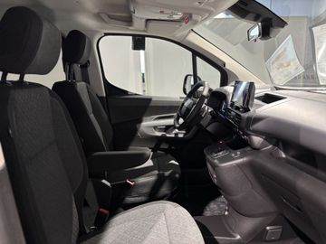 Fotografie des Opel Combo Electric E 50kWh GS