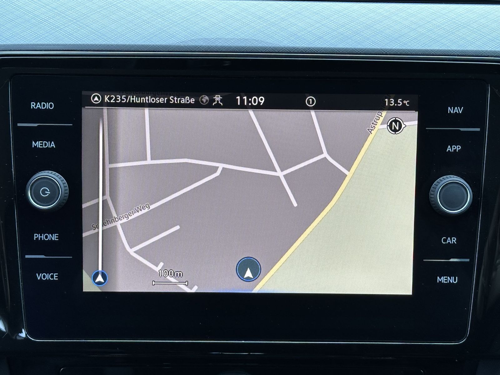 Fahrzeugabbildung Volkswagen Passat Variant 1.4 TSI DSG GTE NAV+LED+ACC+KAM