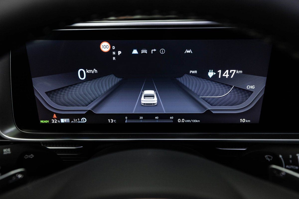 Fahrzeugabbildung Hyundai IONIQ 6 77,4kWh AWD UNIQ GSD