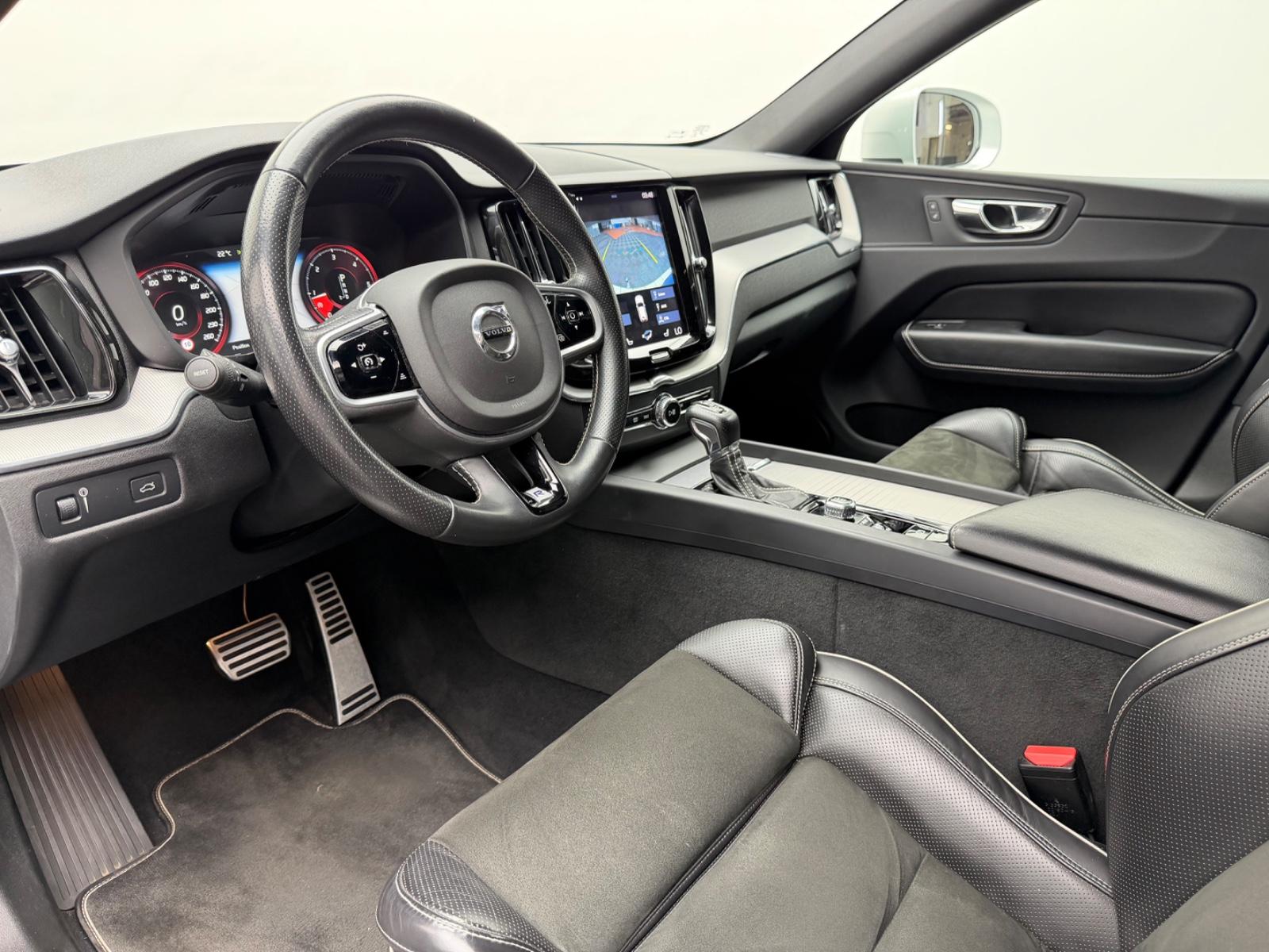 Volvo XC60 D5 AWD R-Design AHK 3D-NAVI Intel Sport