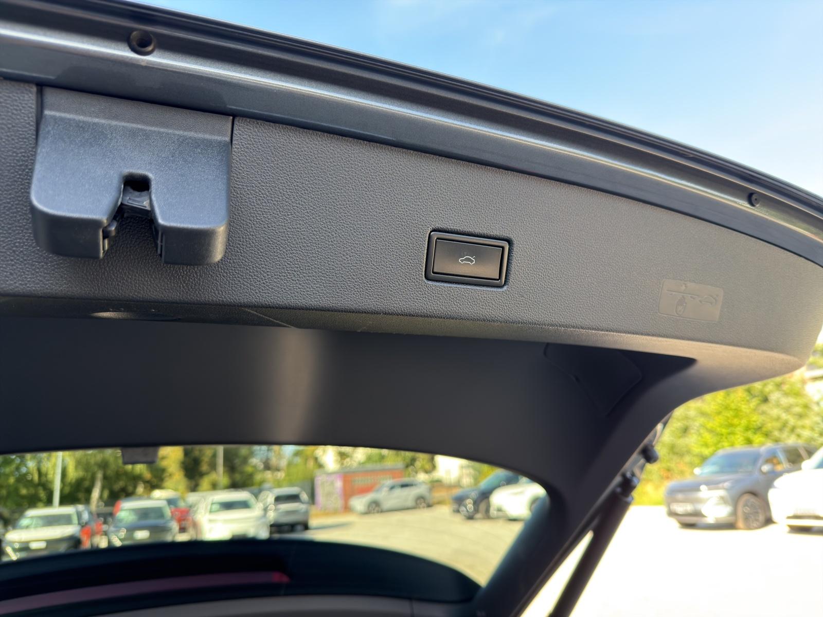 Volkswagen T-Roc 1.5 TSI Sport R-Line Interieur  Navi LED K