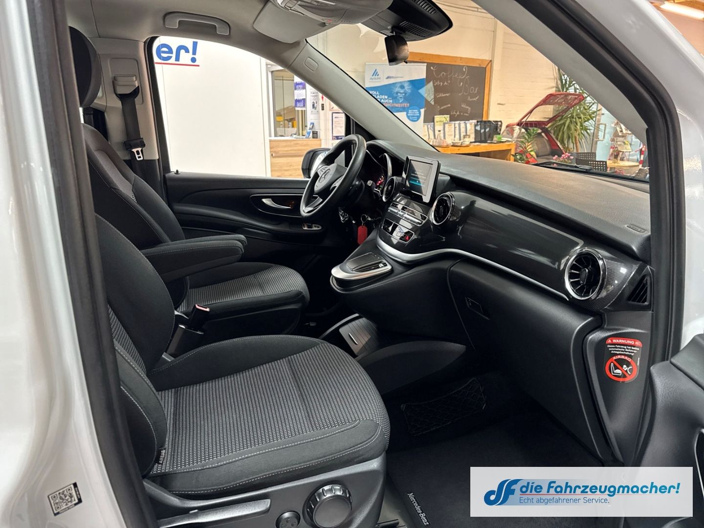 Fahrzeugabbildung Mercedes-Benz V 250 d kompakt LED Blendfreies Fernl. Kurvenlic