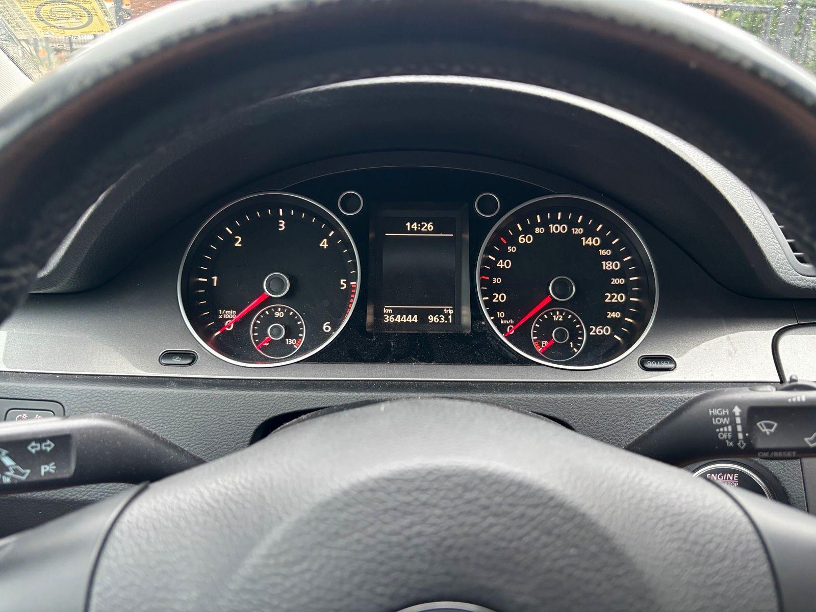 Volkswagen Passat 2010 — photo 10
