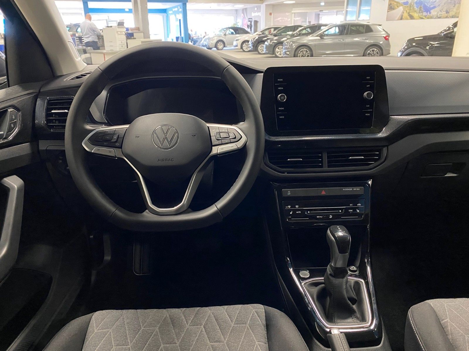 Fahrzeugabbildung Volkswagen T-Cross 1.0 TSI DSG Life mit MATRIX LED+KAMERA+