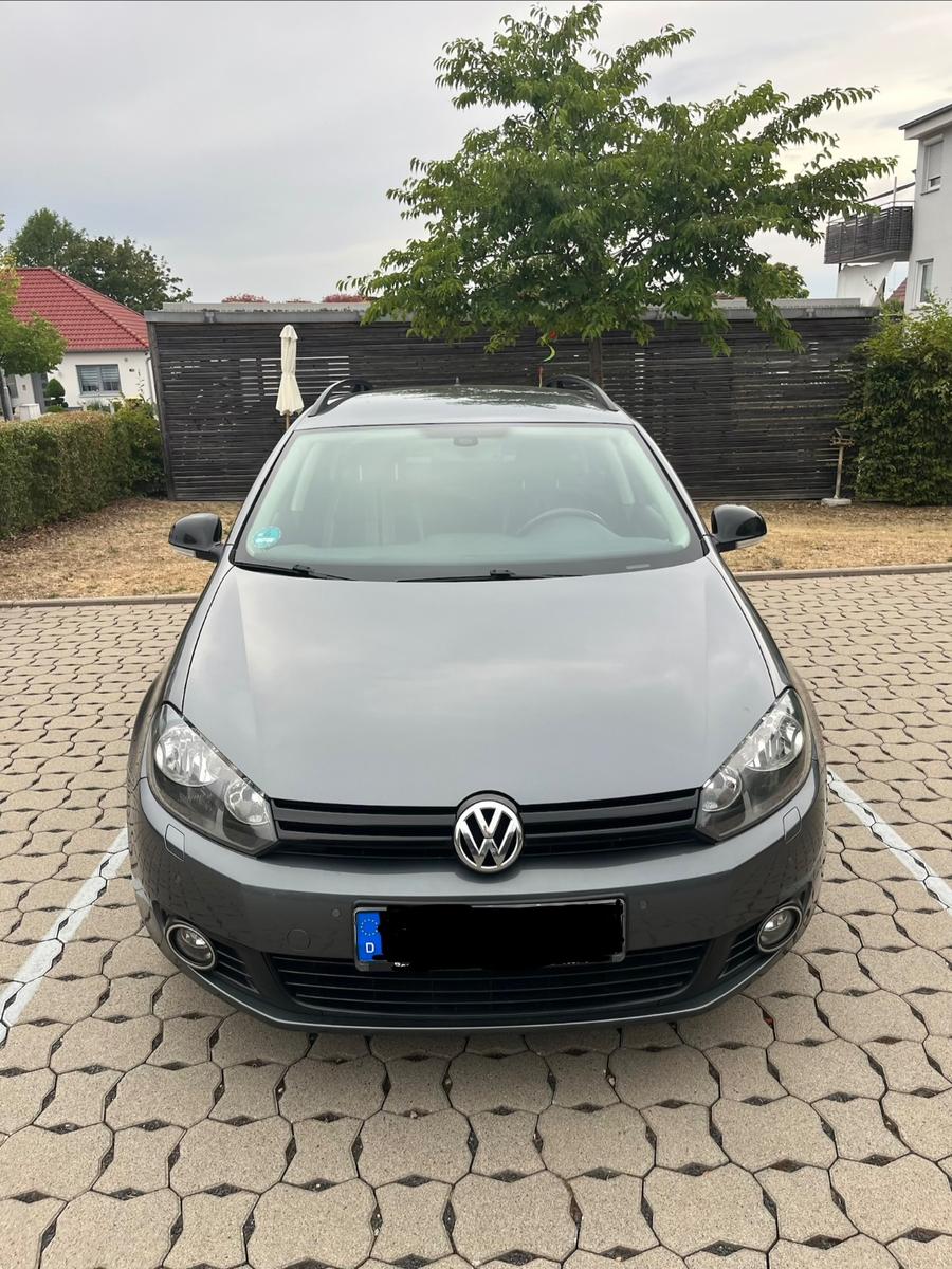 Volkswagen Golf 2013 — interior
