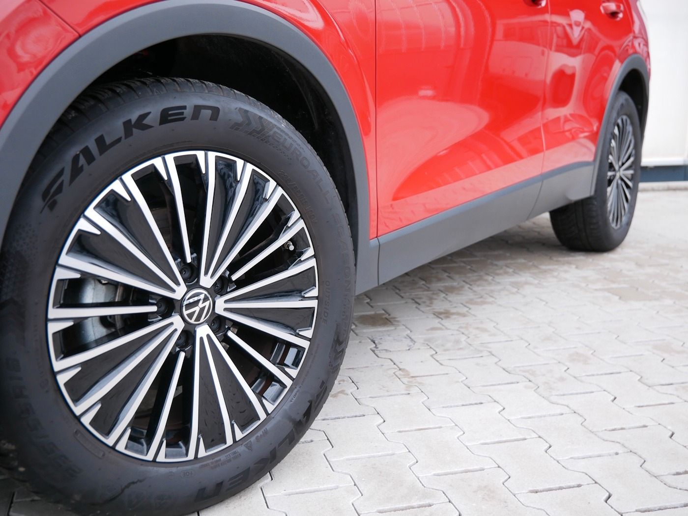 Fahrzeugabbildung Volkswagen Tiguan 1.5 eTSI Elegance NEU55T DSG Standheiz AH