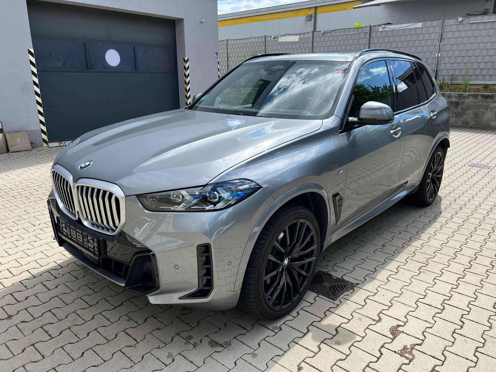 BMW X5 xDrive30d M Sport/Panoramadach/ICONIC/AHK imagem 3