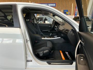 BMW 120 i Sport Line *LED*Navi*Schiebedach*