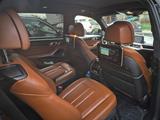 BMW X7 xDrive30d -m paket - BMW X7: M