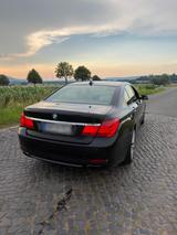 BMW F01 740i Standheizung ACC Saphierschwarz - BMW 740 aus 2010: 740i