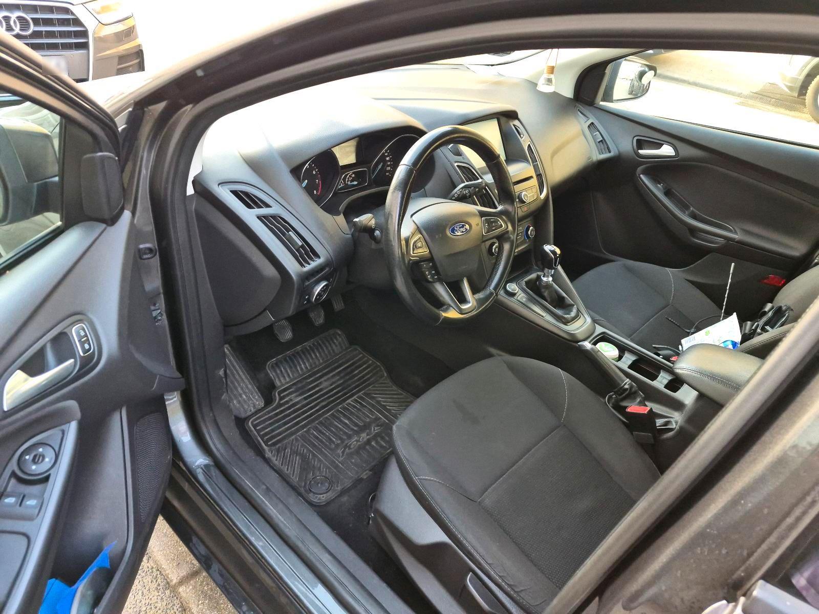 Ford Focus 2015 — photo 8