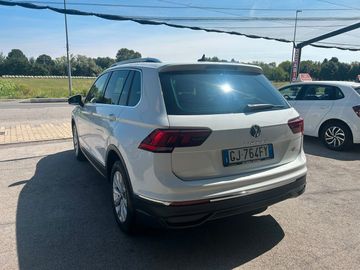 Volkswagen Tiguan - 4